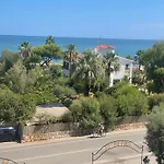 Marina Lodge